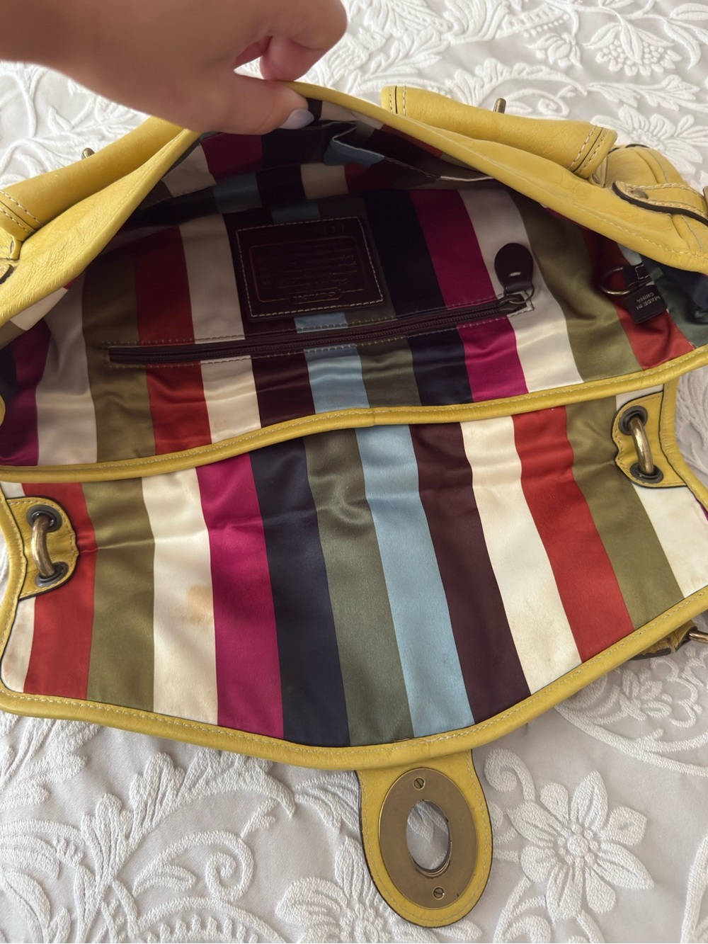 Vintage 65th Anniversary Coach Legacy Yellow Leather Shoulder Bag with Chain - Picture 3 of 15